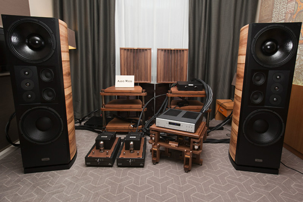 Выставка Moscow Hi-End Show 2012. Crystalvox и AudioWood, комната 212
