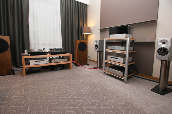 Выставка Moscow Hi-End Show 2012. Expert-Sound и Юджин Групп, комната 235