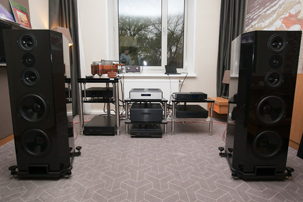 Выставка Moscow Hi-End Show 2012. Gong-AV, комнаты 223,224