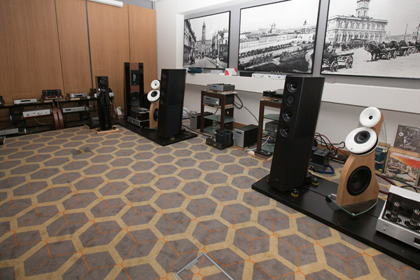 Фото. Выставка Moscow Hi-End Show 2012. Metex, зал "Крутицкий"