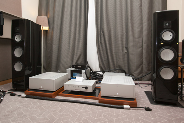 Выставка Moscow Hi-End Show 2012. Norma Distribution, комната 209