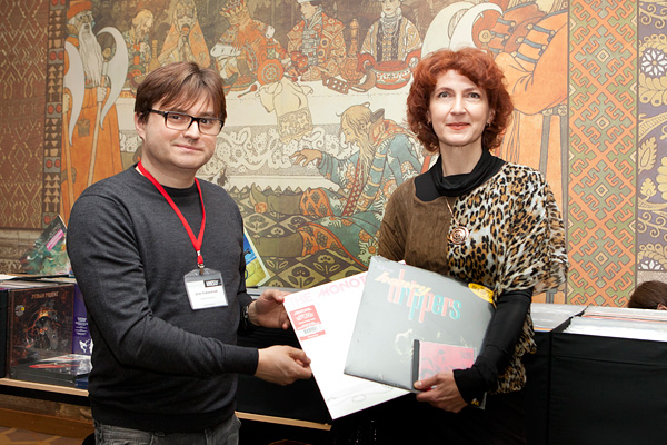 Фотоотчёт MHES 2014. Награждение победительница конкурса комментариев